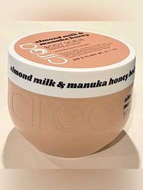 CIROA Almond Milk & Manuka Honey Soothing Exfoliating BODY SCRUB 21.1 oz NEW!